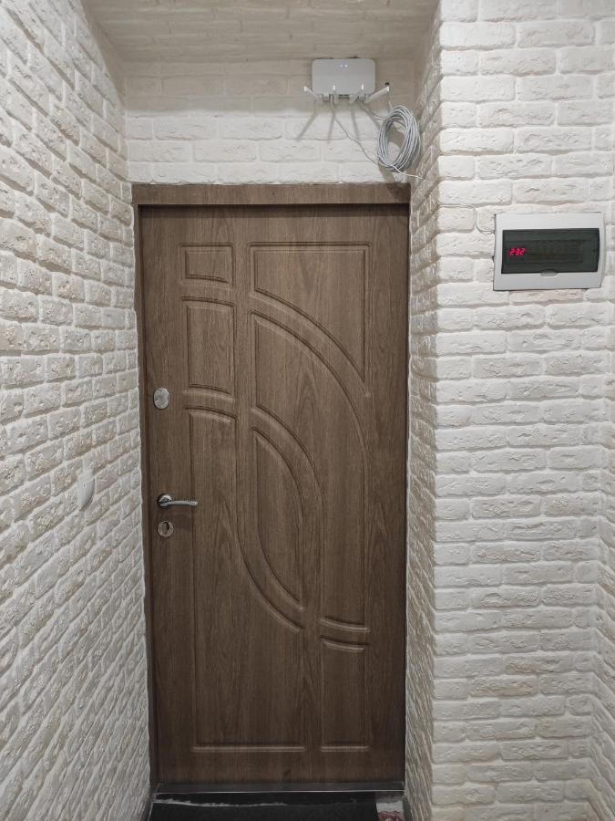 New apartments Уютная студия в центре города Дзержинка Кривой Рог Экстерьер фото