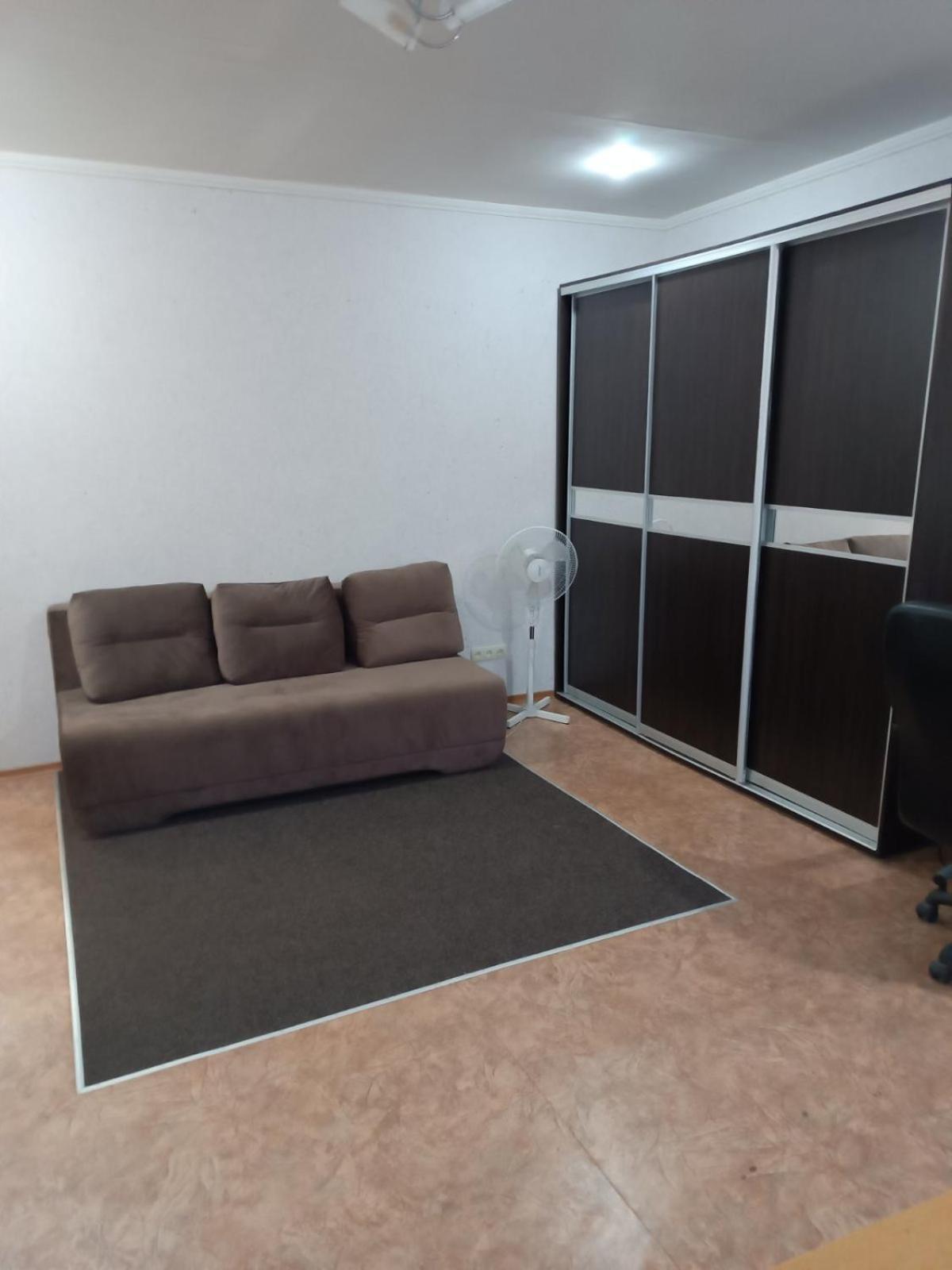 New apartments Уютная студия в центре города Дзержинка Кривой Рог Экстерьер фото